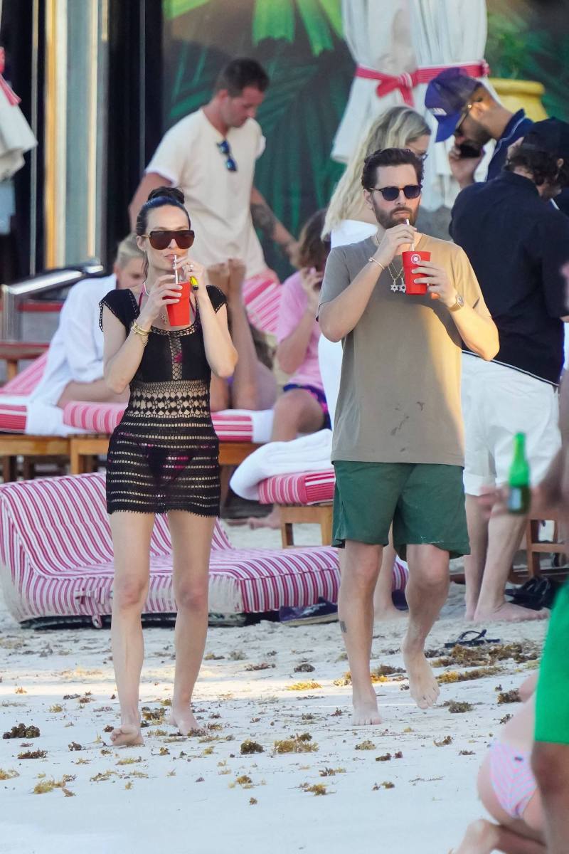 Scott Disick and Chloe Bartoli Beach Mini Gallery