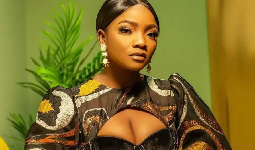 Why I’m successful in music industry – Simi